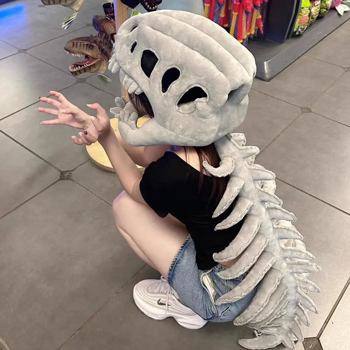 Máscara e Esqueleto Articulado de Dinossauro